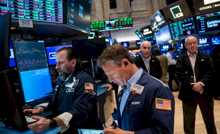 IT Market Faces Major Downturn in 2025 as Investor Sell-Off Intensifies